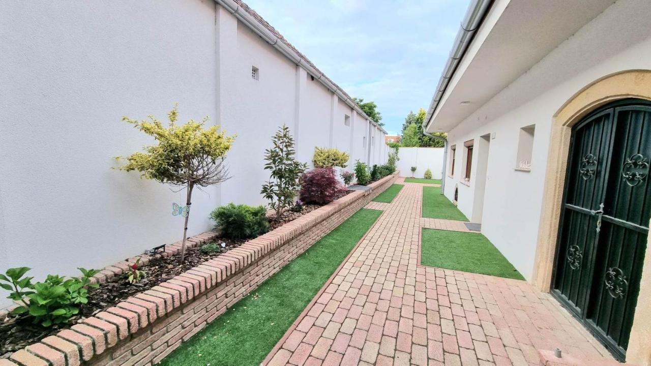 베크 Becsi Kapu Apartman 아파트 외부 사진